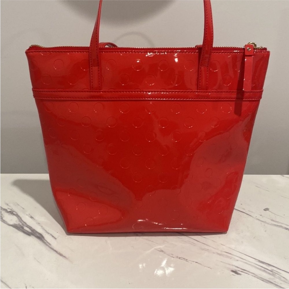 Kate Spade Red Patent Leather Tote Bag with Glossy Finish - Picture 3 of 6